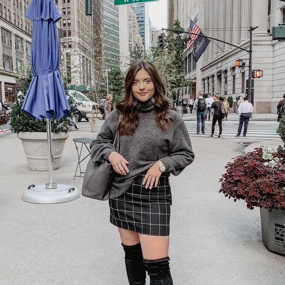 Meet your Posher, Rachel - Picture 1 of 1